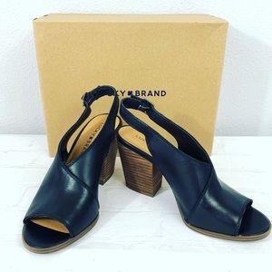 Lucky Brand Ovrandie Black Block Heel Sandals Sz 7